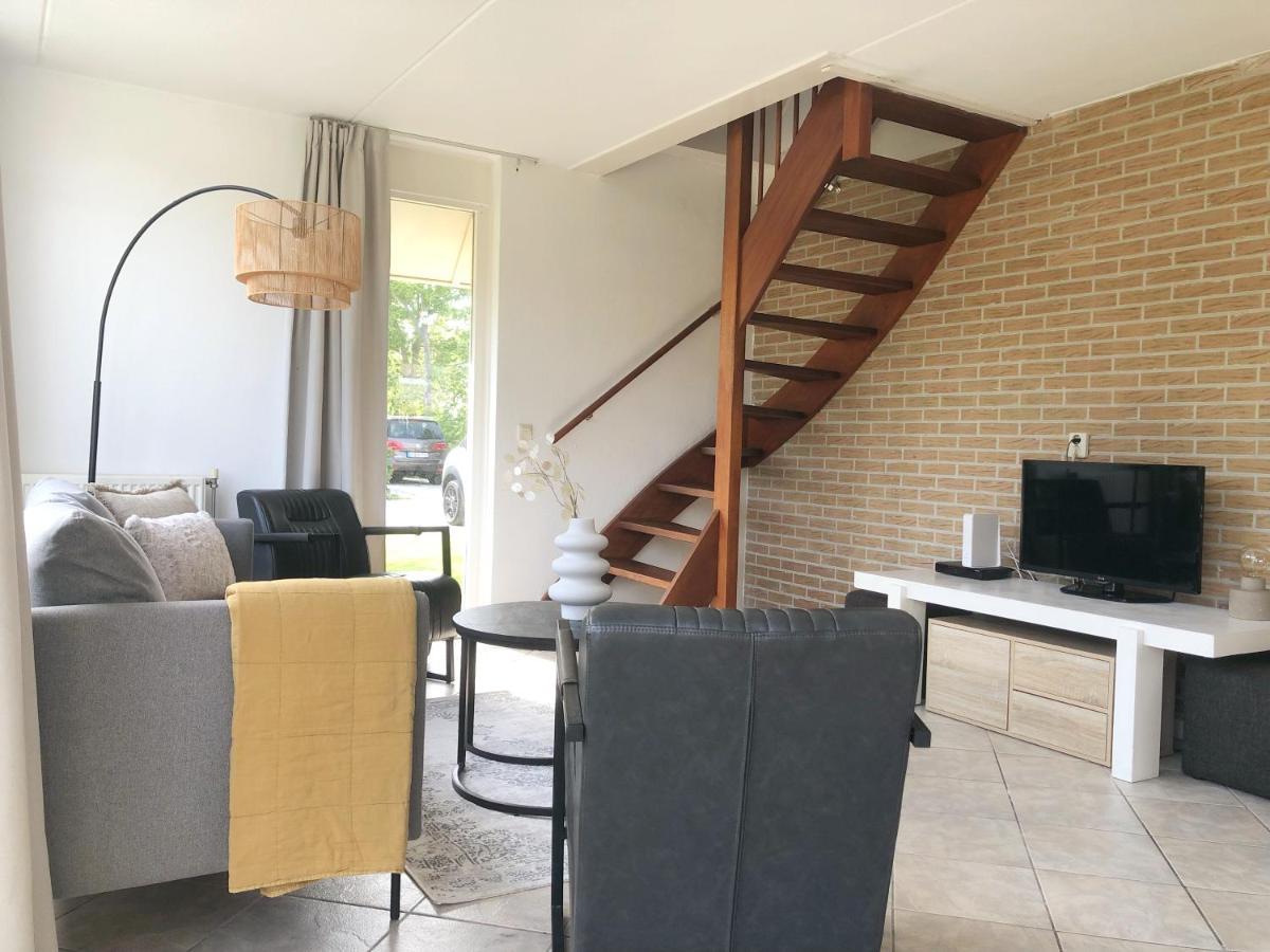 Bungalow 6 Op Recreatiepark De Wielen Sint Maarten Bagian luar foto